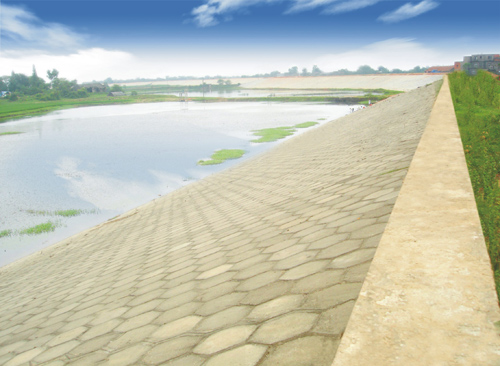 混凝土預制塊護坡（藥豐聯圩2標）